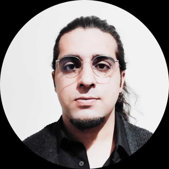 Portrait of Mehmet Burak Altıparmak, a Software Developer from Kayseri, Turkey